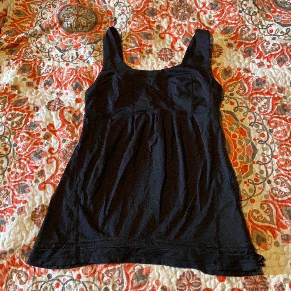 Size 4 lululemon workout tank